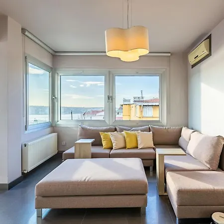 Stylish Apartment With Panaromic View In Besiktas *